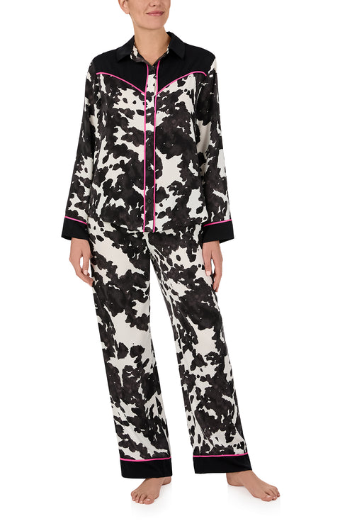 A lady wearing Dolly Woven Pj Set In Wild West print