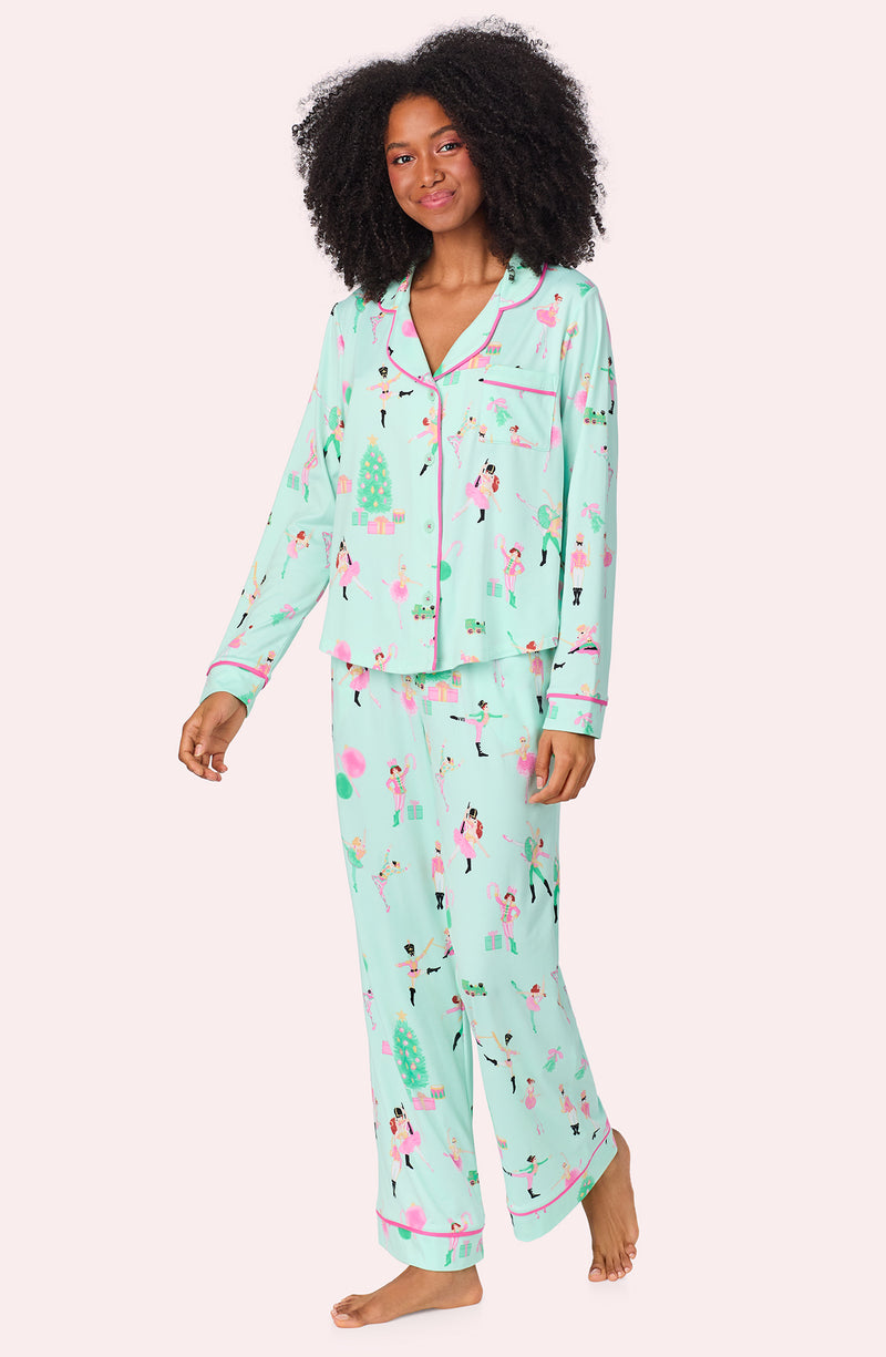 A lady wearing Charlotte Knit Pj Set In Peppermint Ballet print