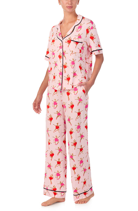 A lady wearing Dakota Pj Set In Giraffes On Pointe