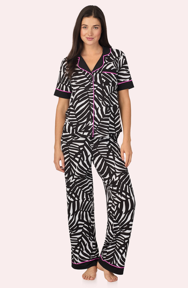 A lady wearing Arizona Long Pj Set In Midnight Palms